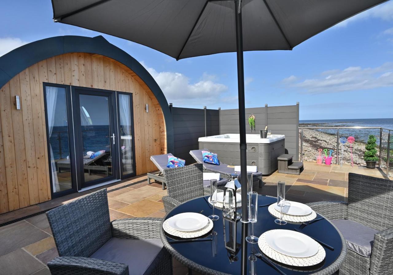 2 Sinclair Bay Lodges Keiss Bagian luar foto