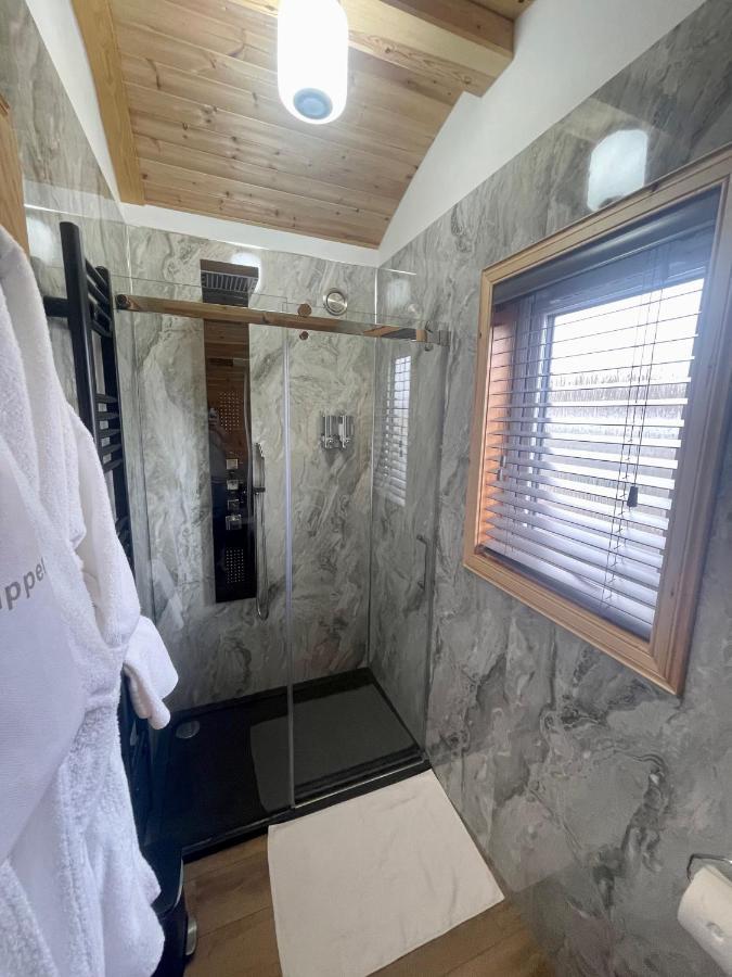 2 Sinclair Bay Lodges Keiss Bagian luar foto